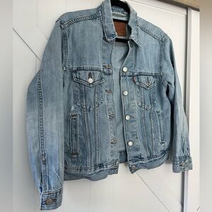 LEVIS Trucker Light Wash Denim Jacket XS